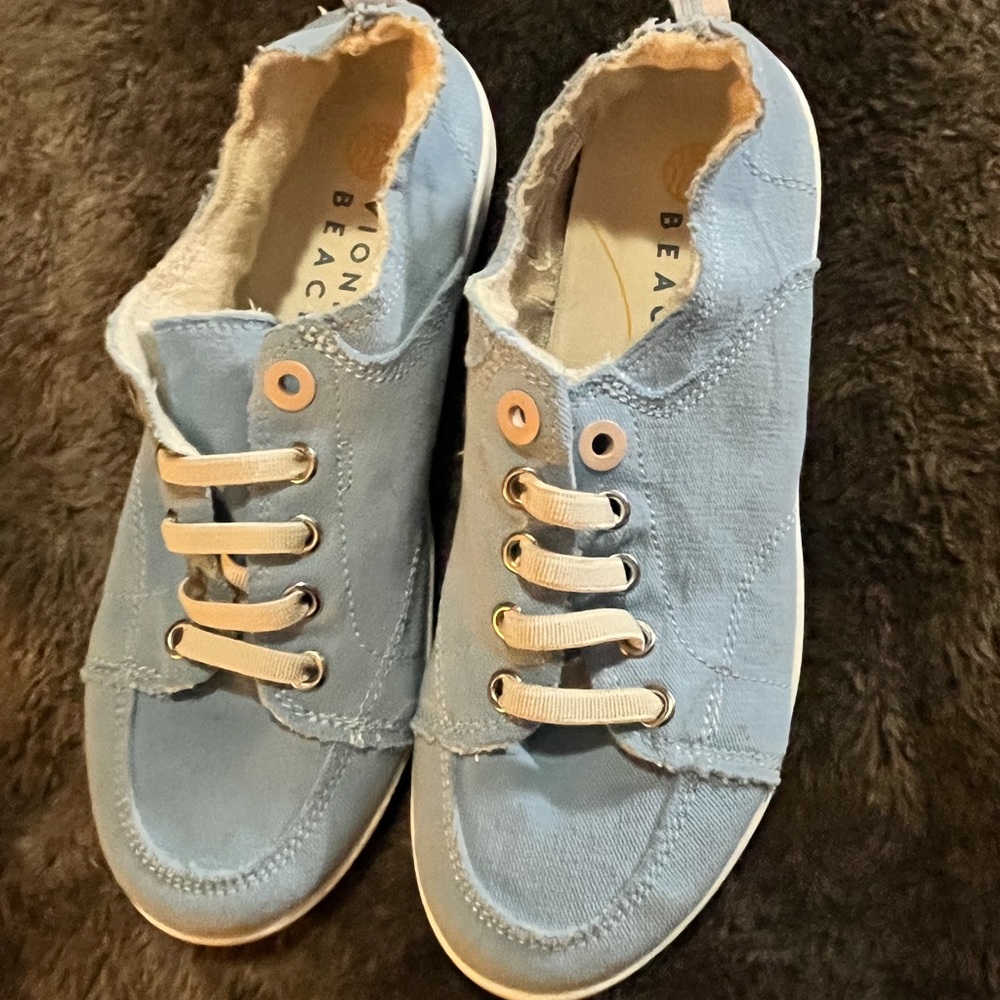 Vionic beach lace less shoes.  Baby blue.  Worn once.  Sz 6 but fits like a 7. - Picture 3 of 6